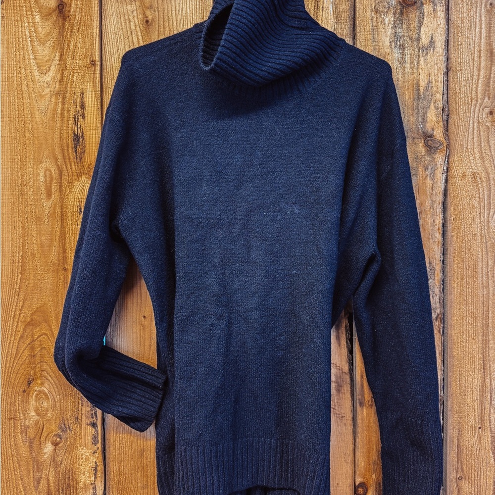 Echo Verde – Eco Dog Walker Turtleneck Size L